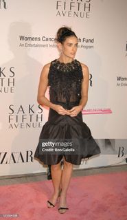 Demi Moore feet photo thumbnail