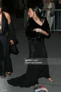 Demi Moore feet photo thumbnail