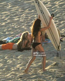 Demi Moore feet photo thumbnail