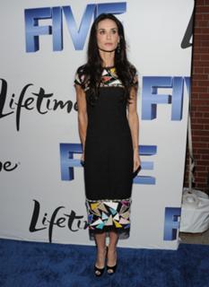 Demi Moore feet photo thumbnail