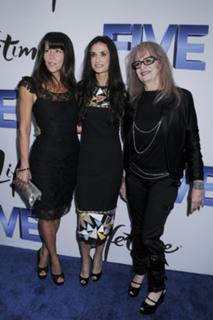 Demi Moore feet photo thumbnail