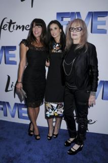 Demi Moore feet photo thumbnail