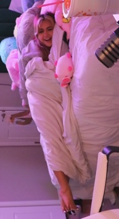 Demisux feet photo thumbnail