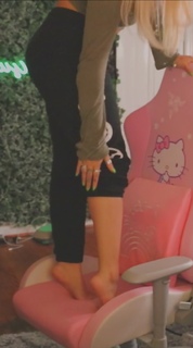 Demisux feet photo thumbnail