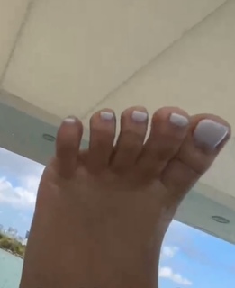 Demisux feet photo thumbnail