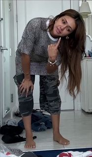 Demisux feet photo thumbnail