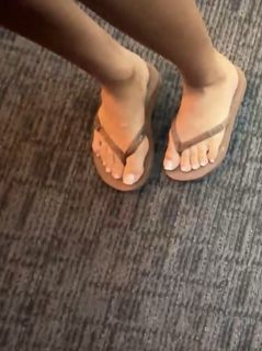 Demisux feet photo thumbnail