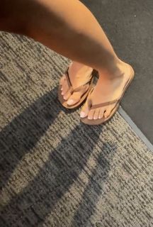 Demisux feet photo thumbnail