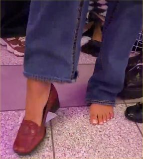Demisux feet photo 2