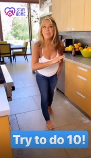 Denise Austin feet photo thumbnail