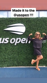 Denise Austin feet photo thumbnail