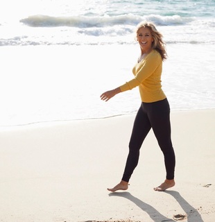 Denise Austin feet photo thumbnail