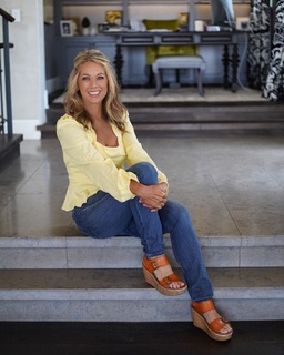 Denise Austin feet photo thumbnail