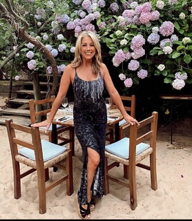 Denise Austin feet photo thumbnail