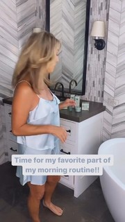 Denise Austin feet photo thumbnail