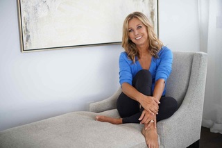 Denise Austin feet photo thumbnail