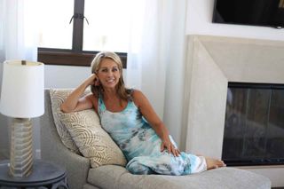 Denise Austin feet photo thumbnail