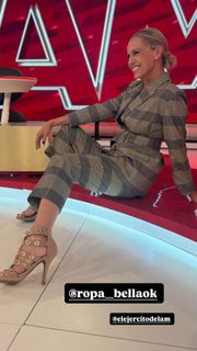 Denise Dumas feet photo 1