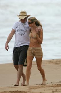 Denise Richards feet photo thumbnail