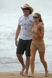 Denise Richards feet photo thumbnail