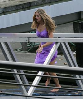 Denise Richards feet photo thumbnail