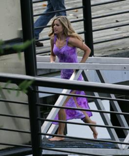 Denise Richards feet photo thumbnail