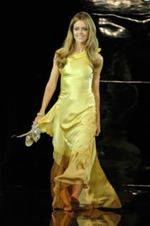 Denise Richards feet photo thumbnail