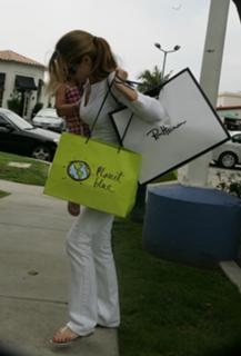Denise Richards feet photo thumbnail