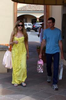 Denise Richards feet photo thumbnail