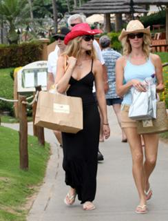 Denise Richards feet photo thumbnail