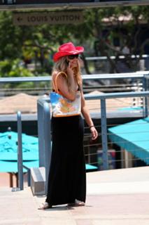 Denise Richards feet photo thumbnail