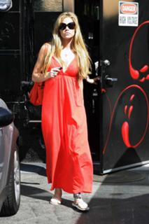 Denise Richards feet photo thumbnail