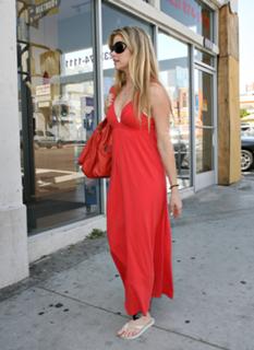Denise Richards feet photo thumbnail