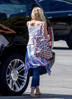 Denise Richards feet photo thumbnail