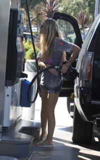 Denise Richards feet photo thumbnail