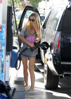 Denise Richards feet photo thumbnail