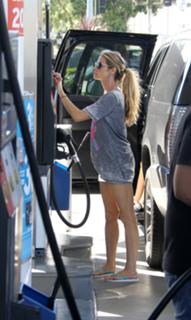 Denise Richards feet photo thumbnail