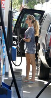 Denise Richards feet photo thumbnail