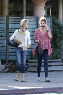 Denise Richards feet photo thumbnail
