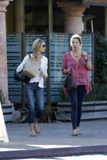Denise Richards feet photo thumbnail
