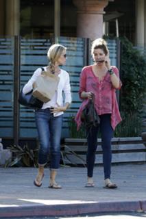 Denise Richards feet photo thumbnail