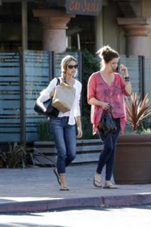 Denise Richards feet photo thumbnail