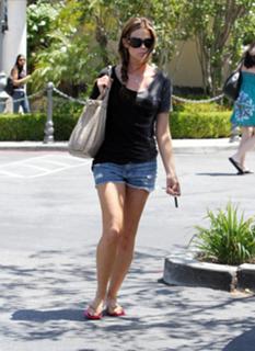 Denise Richards feet photo thumbnail