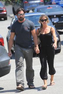 Denise Richards feet photo thumbnail