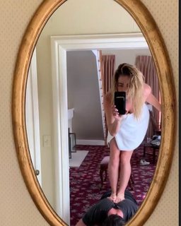 Denise Richards feet photo thumbnail