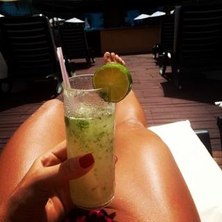 Denise Rocha feet photo 1