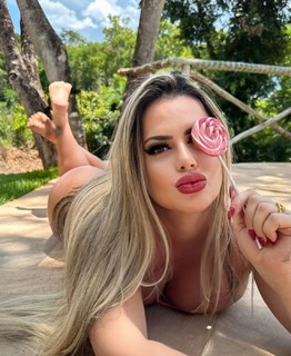 Denise Rocha feet photo 1
