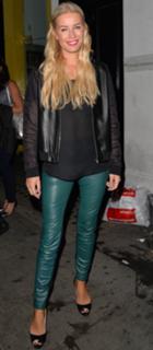 Denise Van Outen feet photo thumbnail