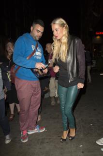 Denise Van Outen feet photo thumbnail
