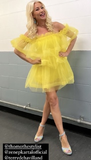 Denise Van Outen feet photo thumbnail